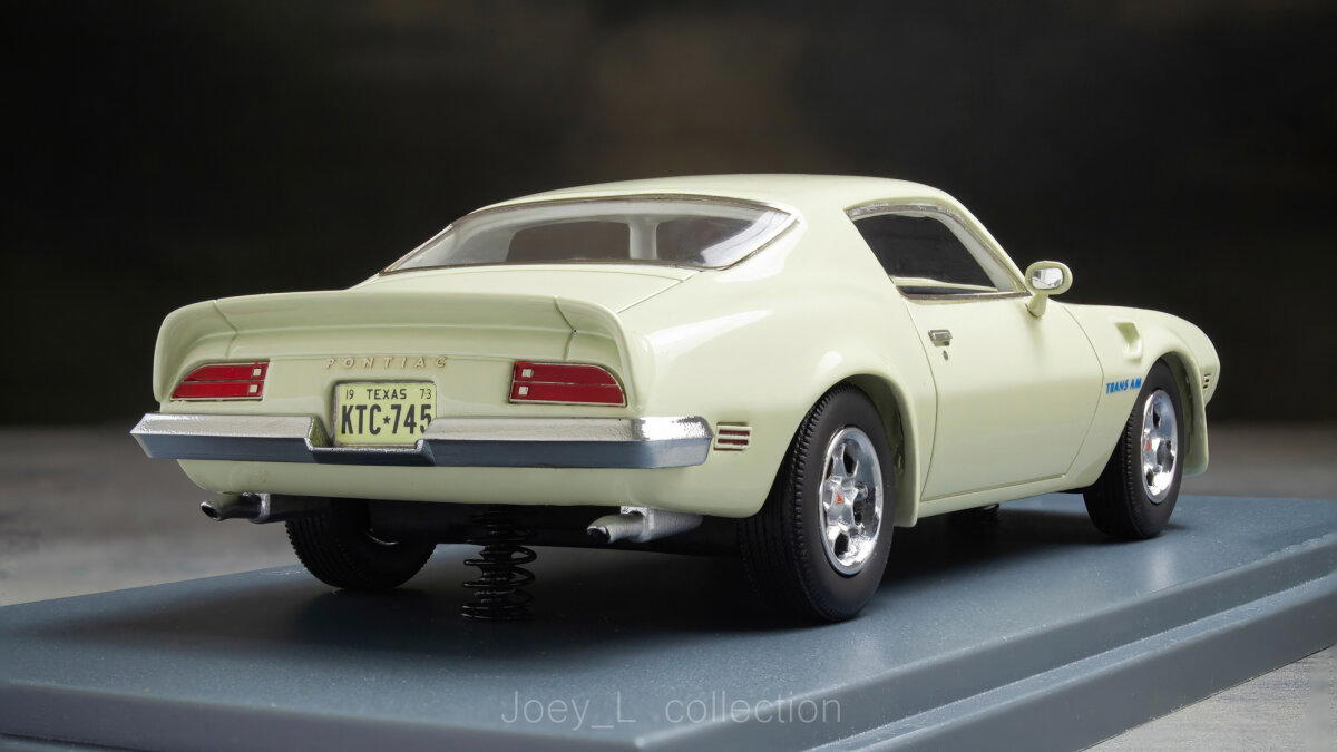 Модель в 1/43. Pontiac Firebird S2 Trans Am