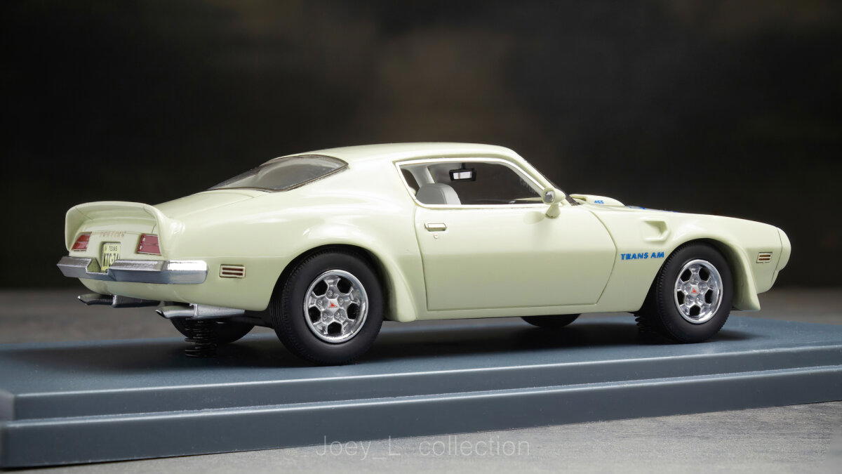 Модель в 1/43. Pontiac Firebird S2 Trans Am