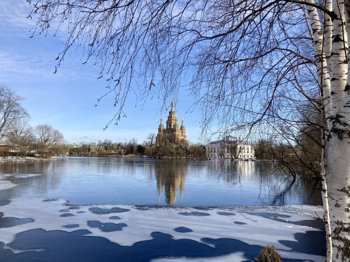 Весна в Петергофе