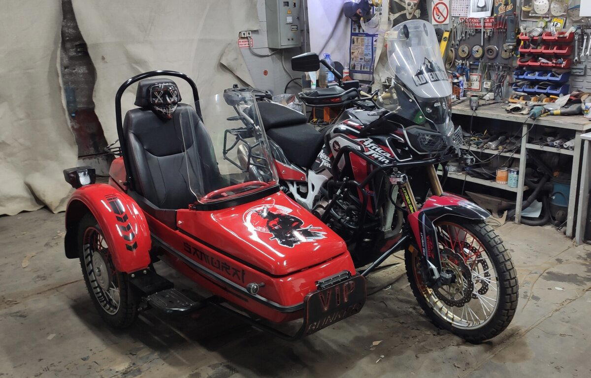 Honda Africa Twin CRF1000L Advenutre Sports Samurai Edition