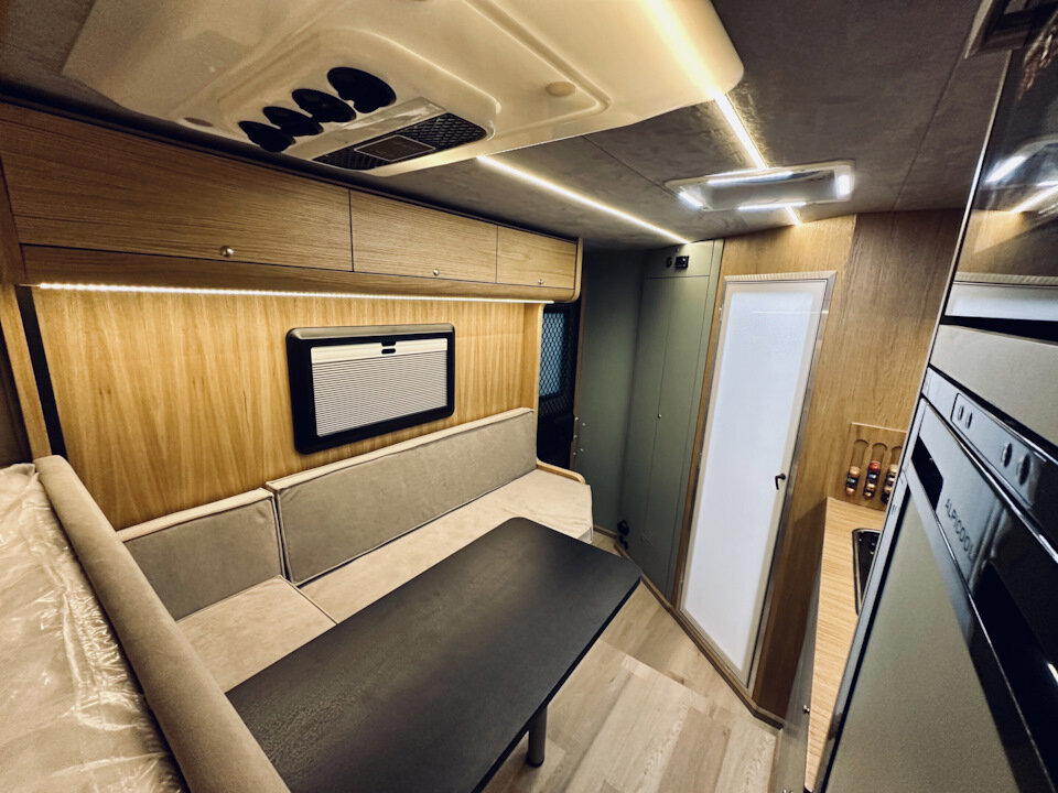Piligrim Camper 400LX. Жилой модуль для полноразмерного пикапа