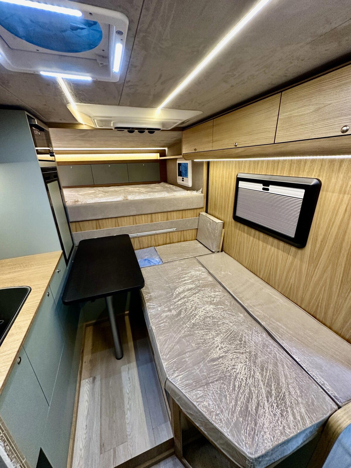 Piligrim Camper 400LX. Жилой модуль для полноразмерного пикапа
