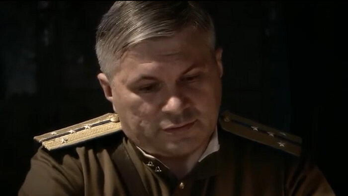 Сериал 2011 года "Отрыв". Вторая серия. Как персонаж Петренко угодил в лагерь, за покушение на товарища Сталина