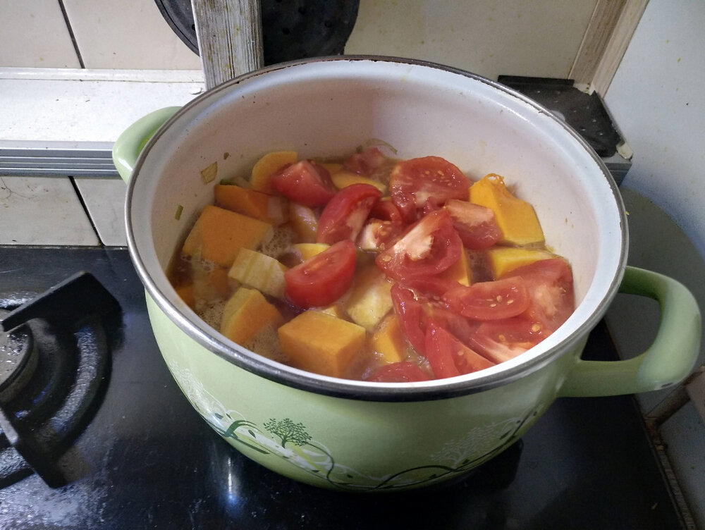 Тыквенный суп с беконом и сырными гренками: осень близко