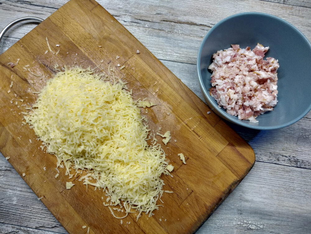Тыквенный суп с беконом и сырными гренками: осень близко