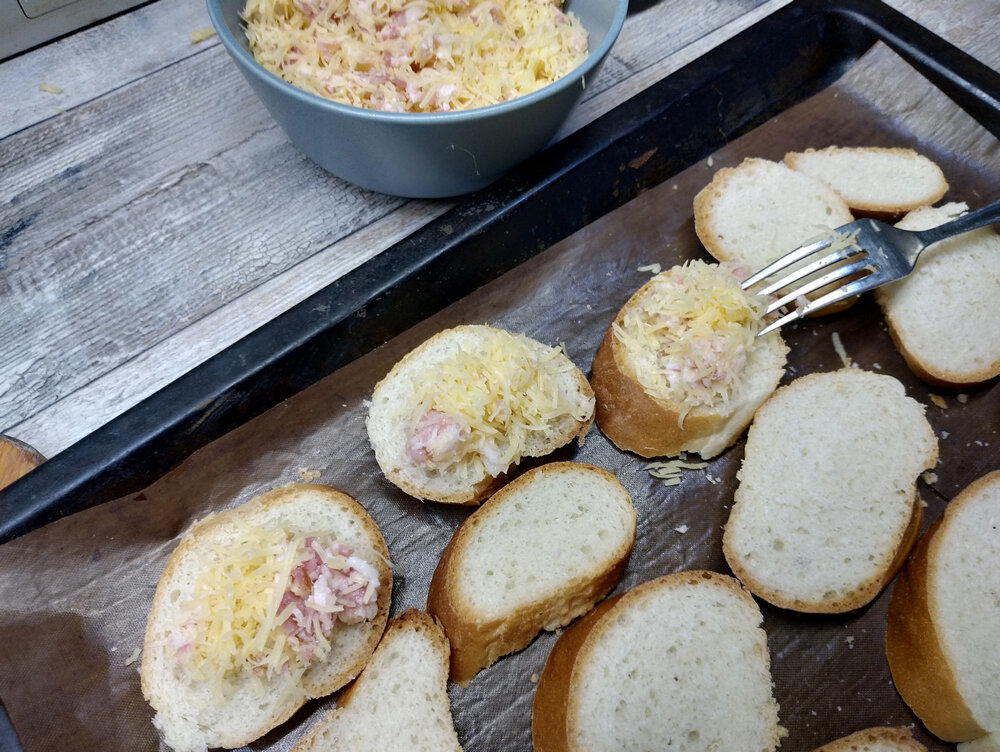 Тыквенный суп с беконом и сырными гренками: осень близко