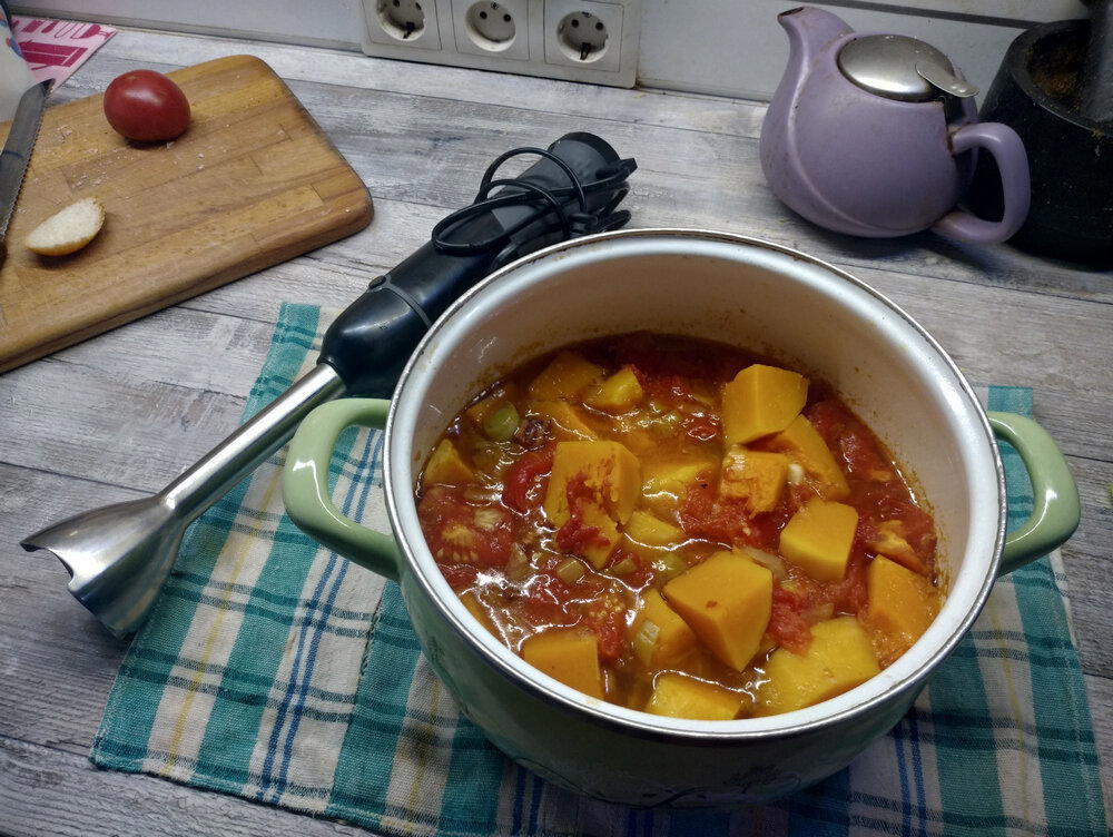 Тыквенный суп с беконом и сырными гренками: осень близко