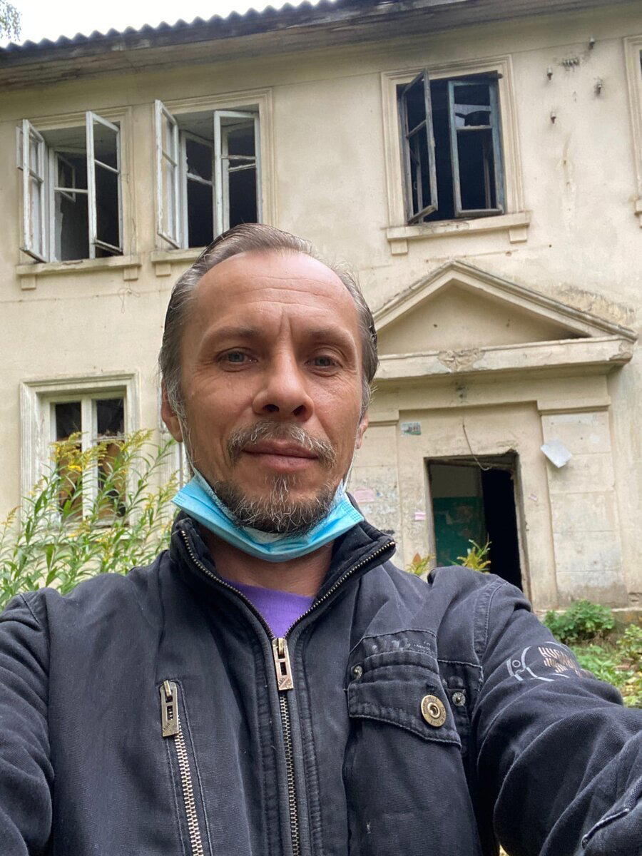 Приехал на обнаруженные заброшенные дома. Местные бомжи захотели меня прогнать специфическим способом