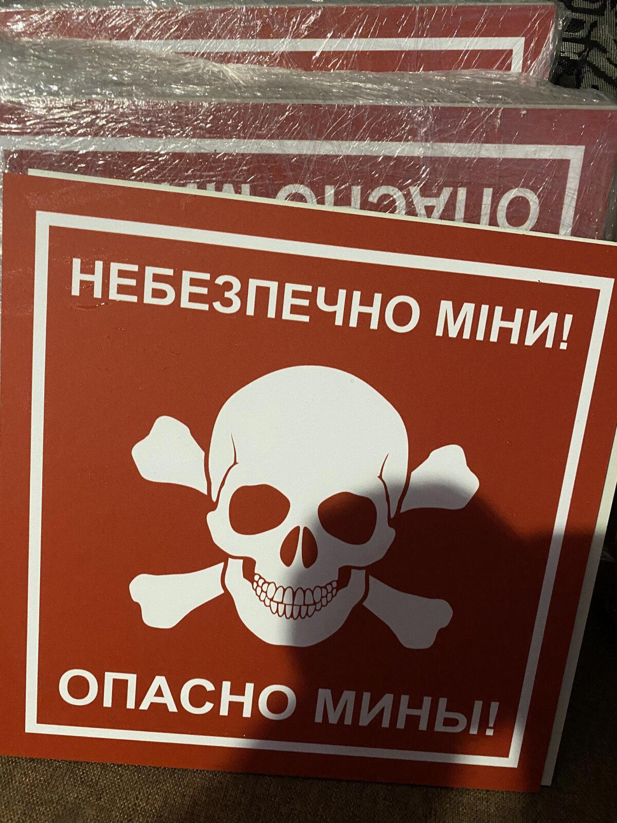 Посетил заброшку, в которой жила ведьма. Местный разобрал там часть потолка, чтобы она спокойно отошла