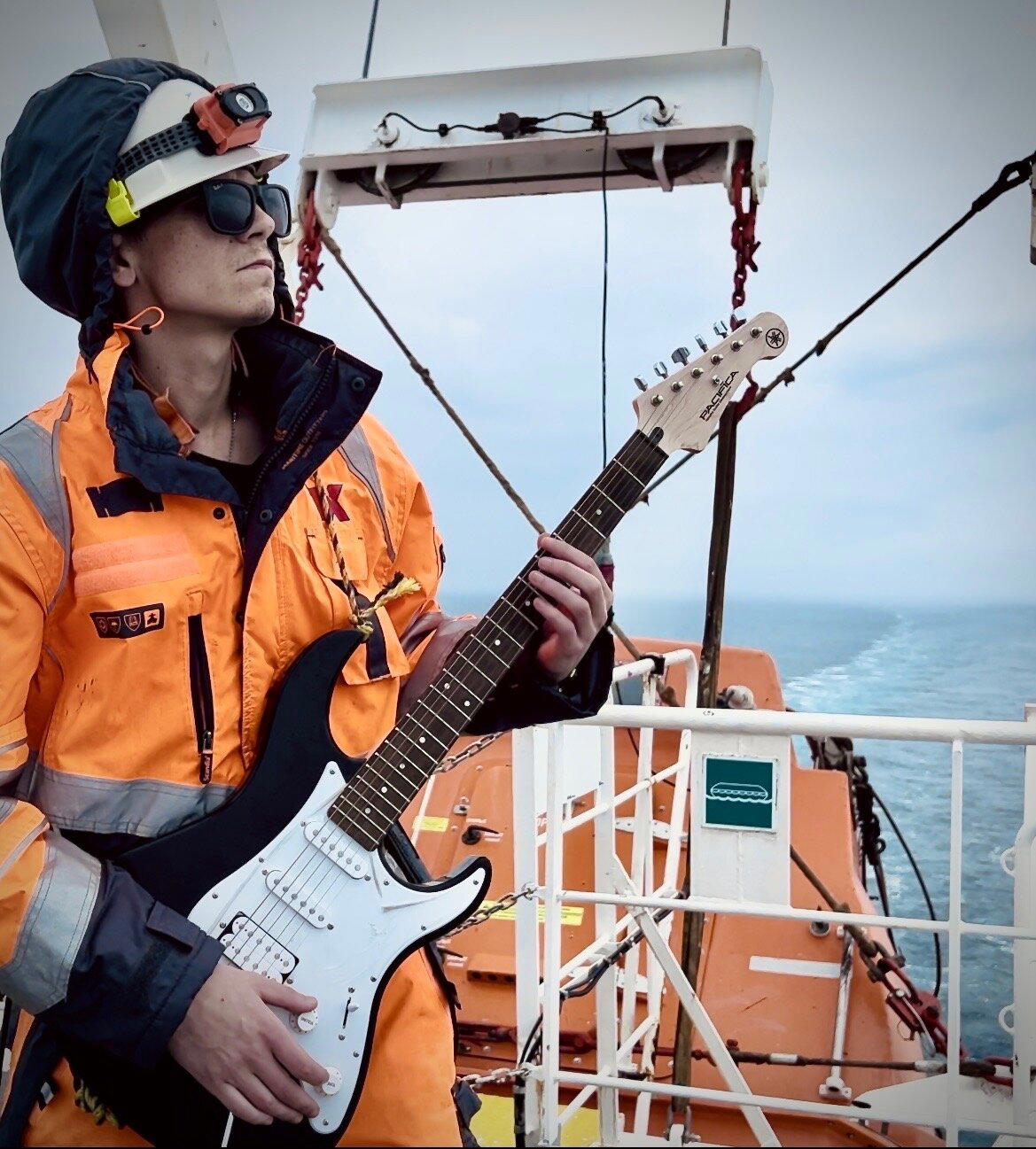 У губ твоих конфетный, конфетный вкус