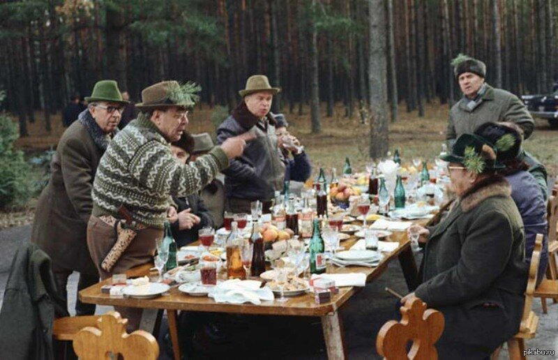 Выпьем?