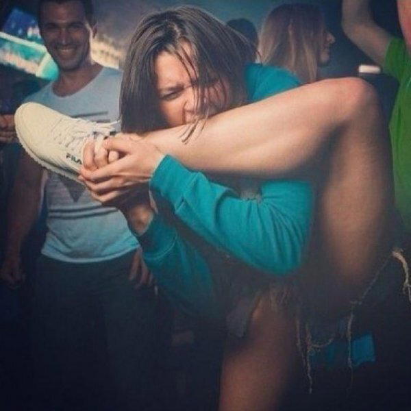 А за локоть слабо?