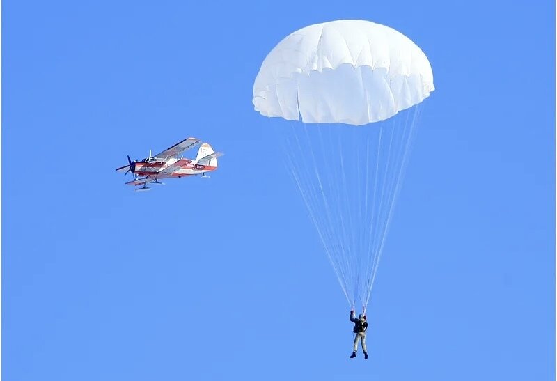 Почему в самолетах нет парашютов для пассажиров и экипажа