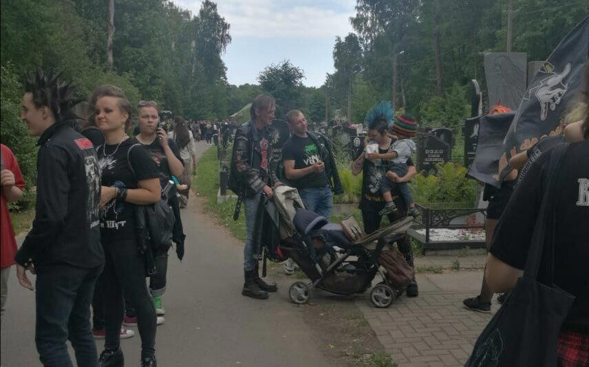 Мертвый анархист и Звезда по имени Солнце. Богословское кладбище