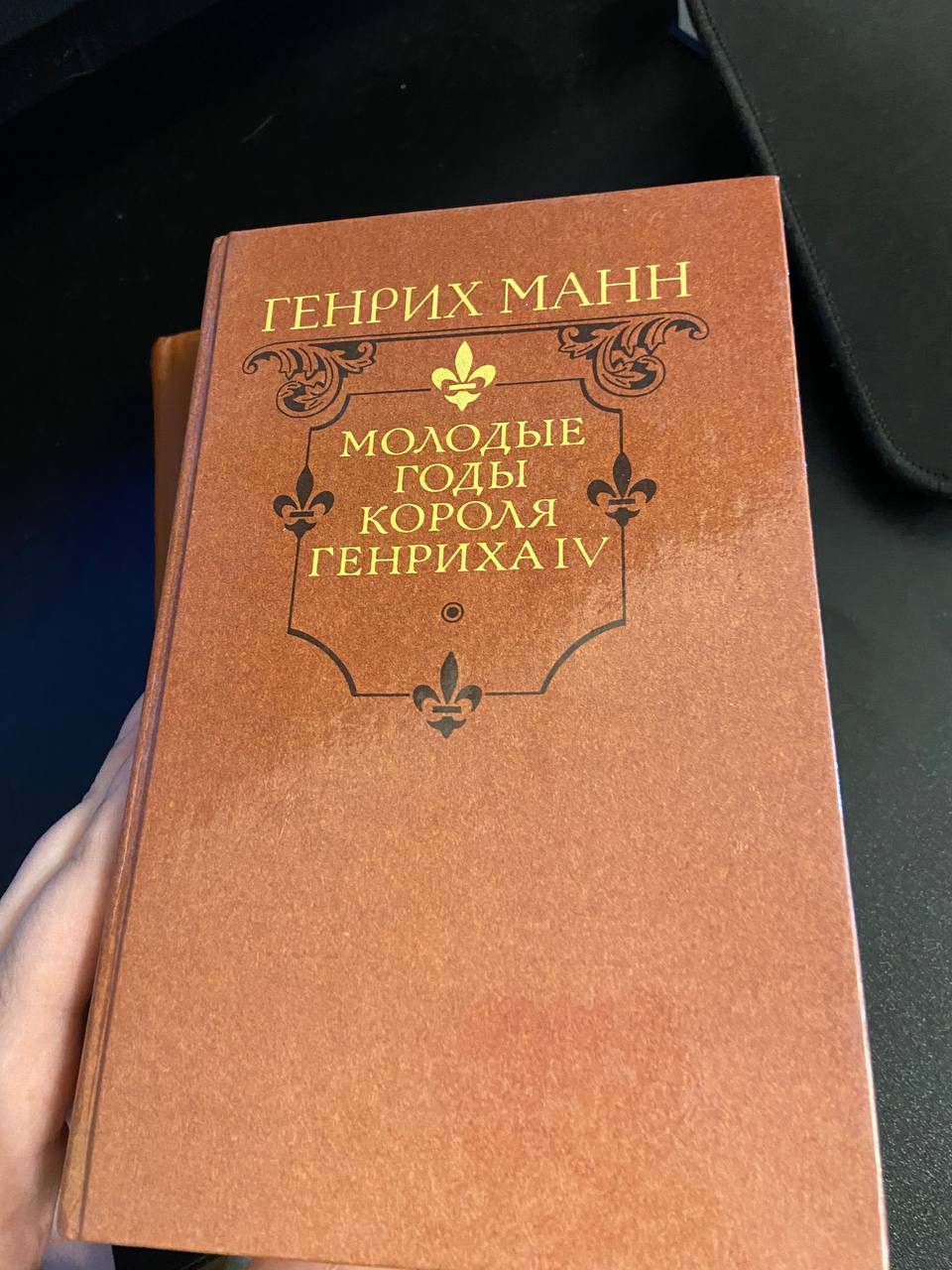 Отдам книжки. Бумажные! UPD: всё забрали