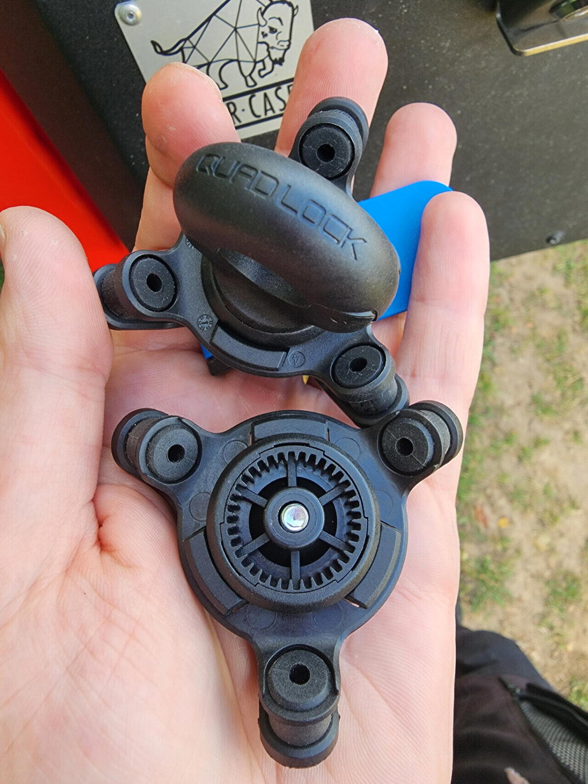 оригинал вверху, у него есть даты отливки