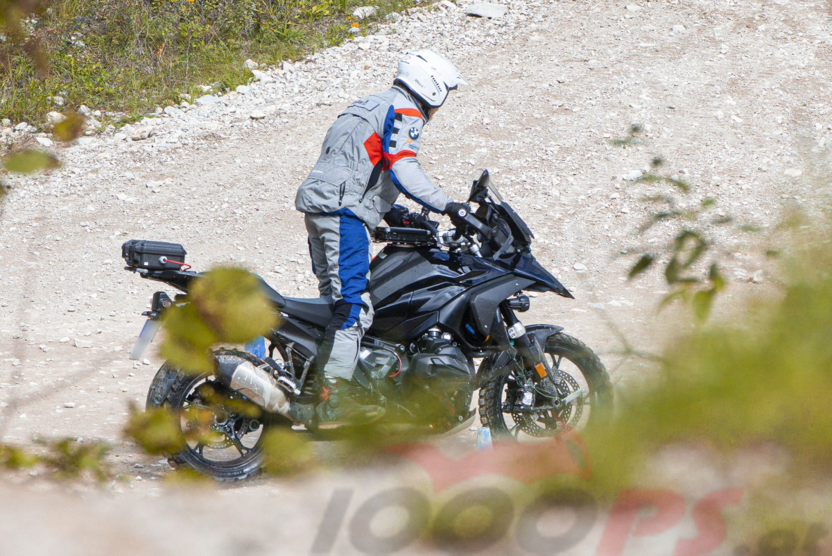 BMW R1300GS был замечен на внедорожных испытаниях