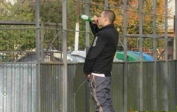 Питье во время еды разбавляет желудочный сок? (и прочая ересь)