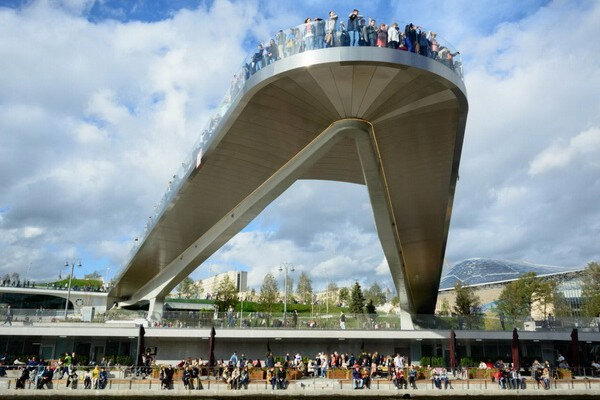 Архитектура за гранью