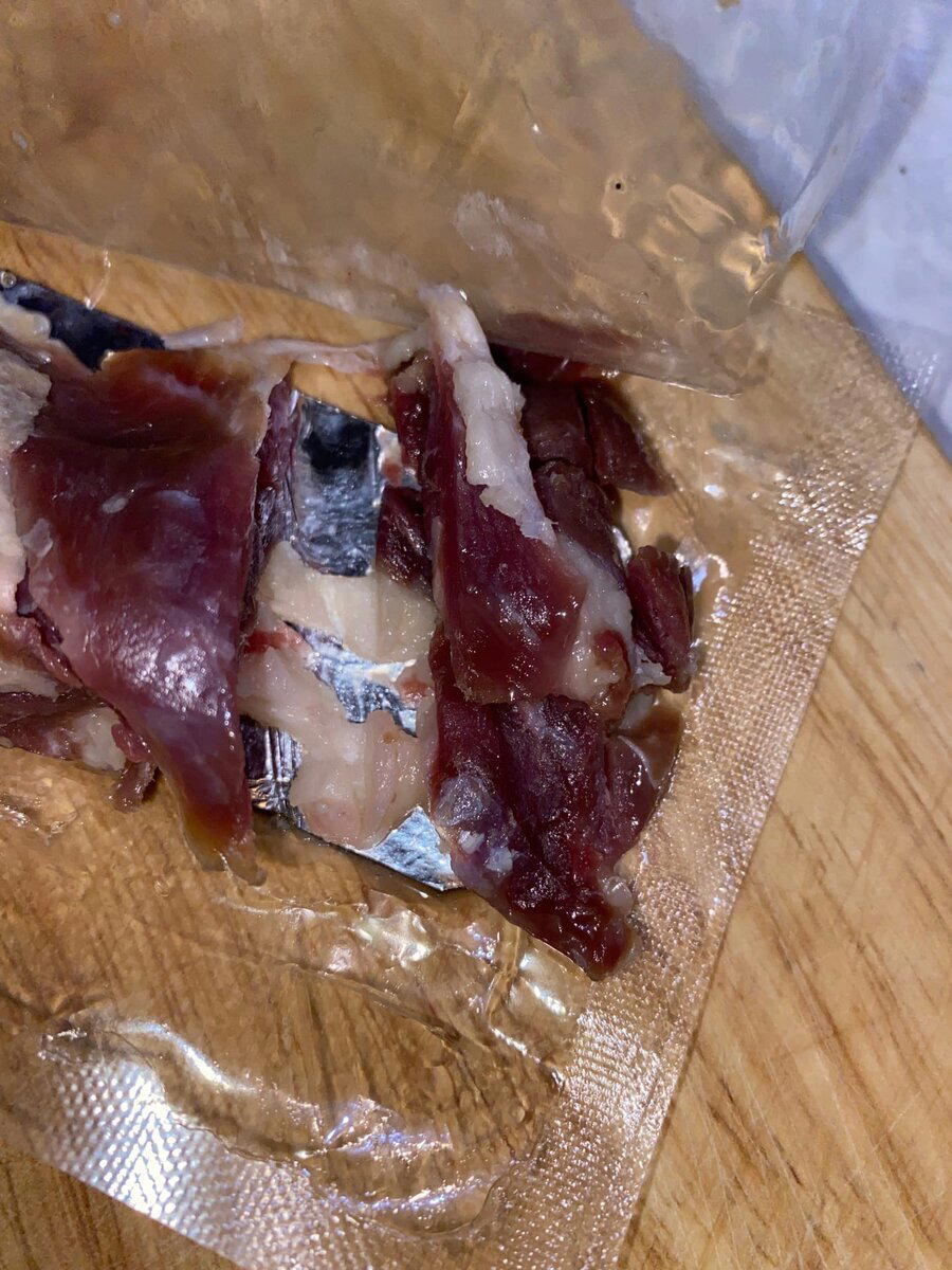 Очередной продукт, который я никогда не пробовал: сыро - вяленое мясо гуся