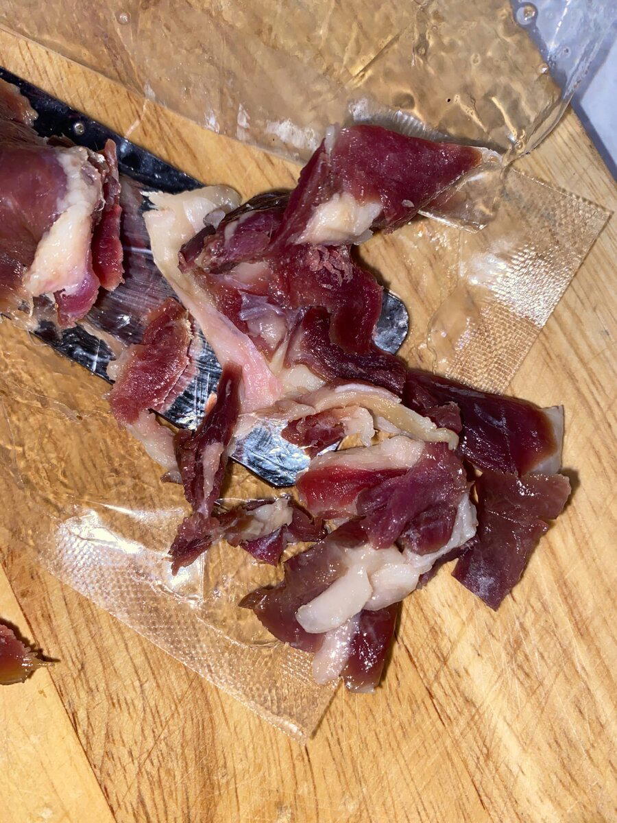 Очередной продукт, который я никогда не пробовал: сыро - вяленое мясо гуся