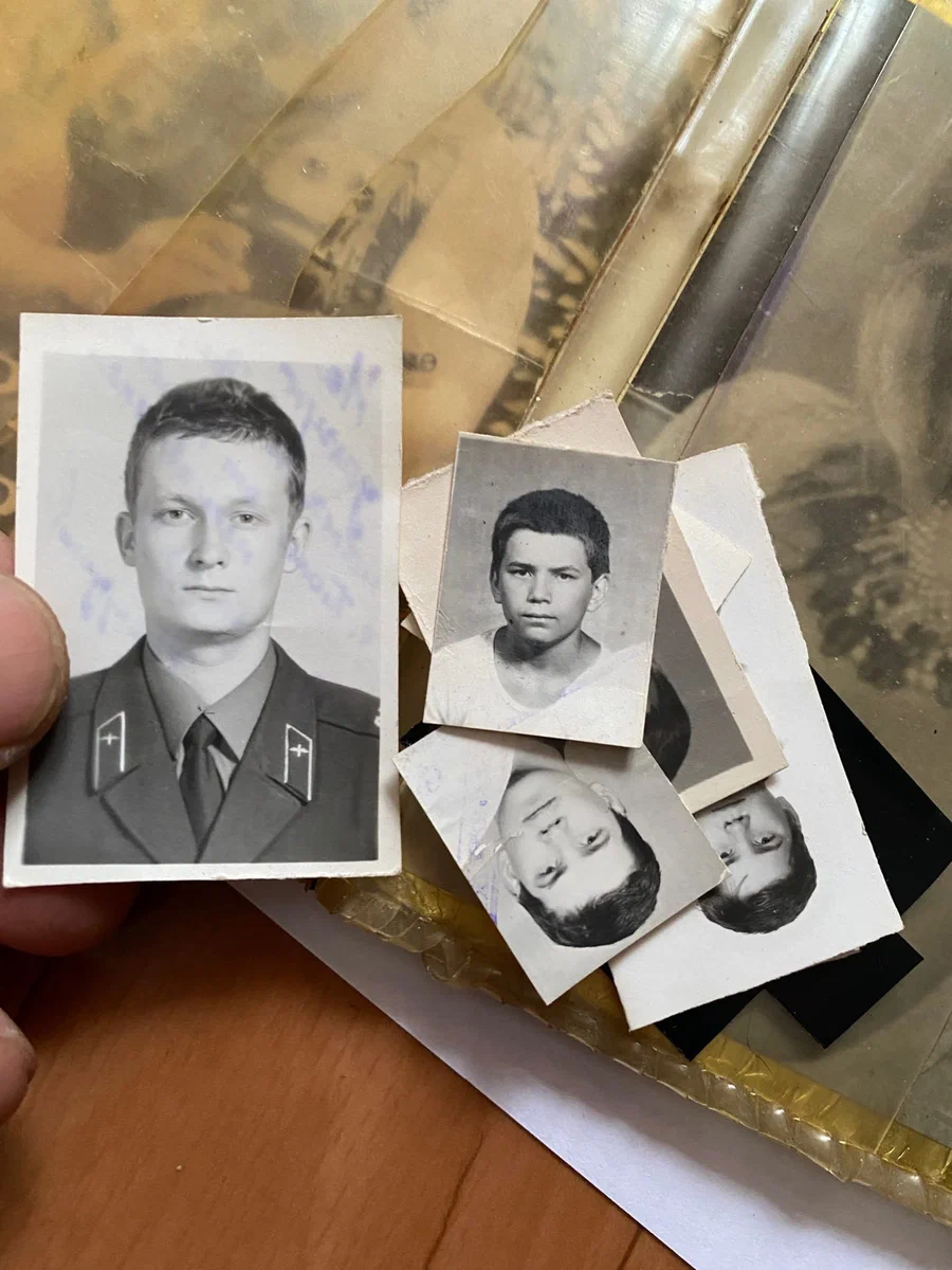 Нашел в заброшке кошелек. Они были популярны в 90-х