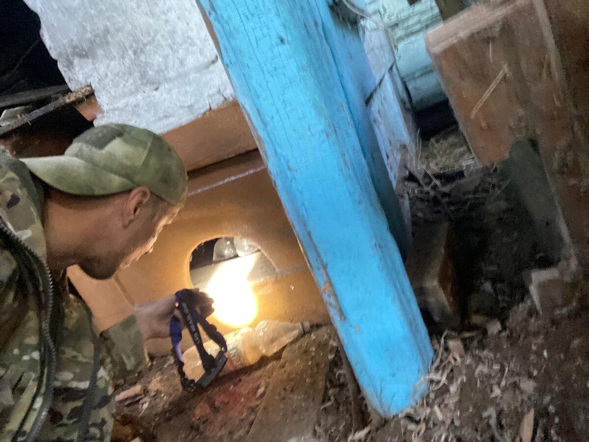 Нашел тайник с деньгами, в печке заброшенного деревенского дома