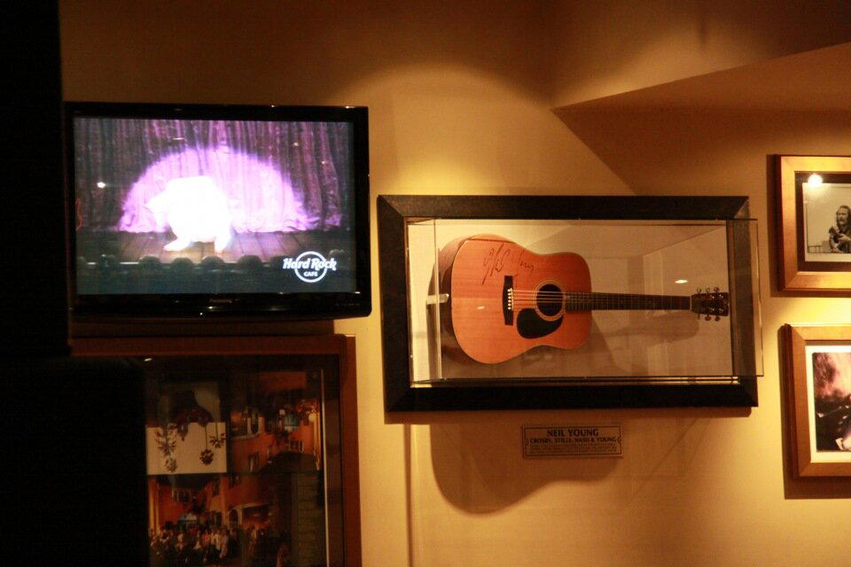 Посиделка в Hard Rock Cafe Ho Chi Mihn / 26 июня 2012