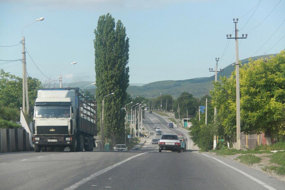 Так же дорога туда же.