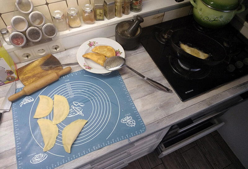 Просто чебуреки