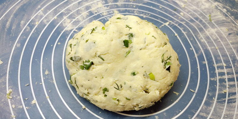 Говядина со сконами (Rinderschmortopf mit Kraeuter-Scones)