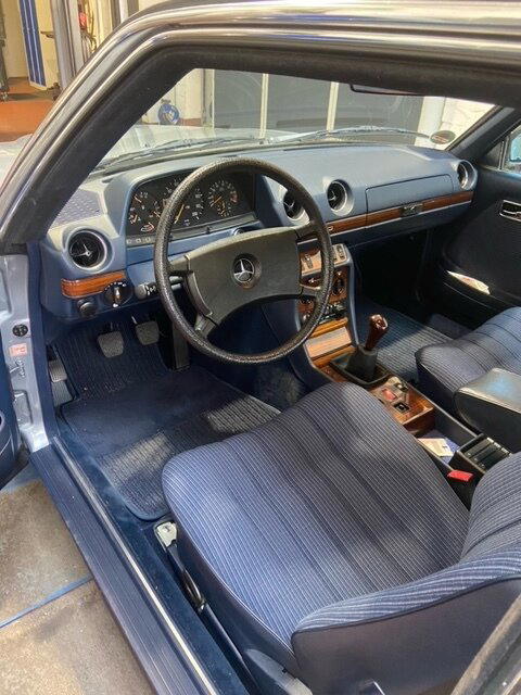 W123 купе заглянул на осмотр перед дальней дорогой