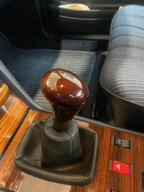 W123 купе заглянул на осмотр перед дальней дорогой