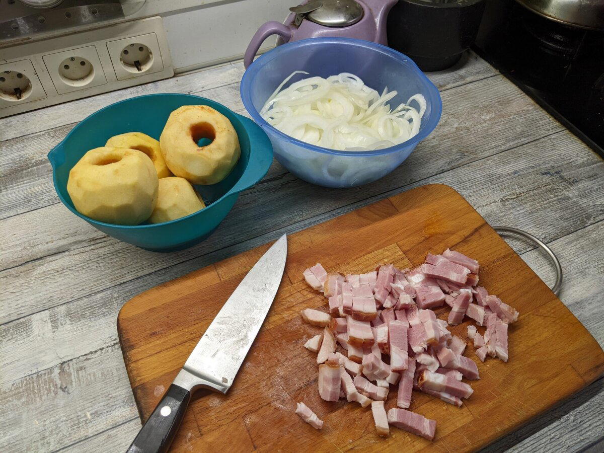 Яблочный киш с луком? А пуркуа бы и не па