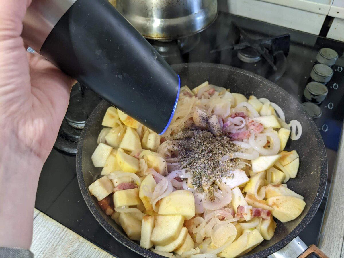Яблочный киш с луком? А пуркуа бы и не па