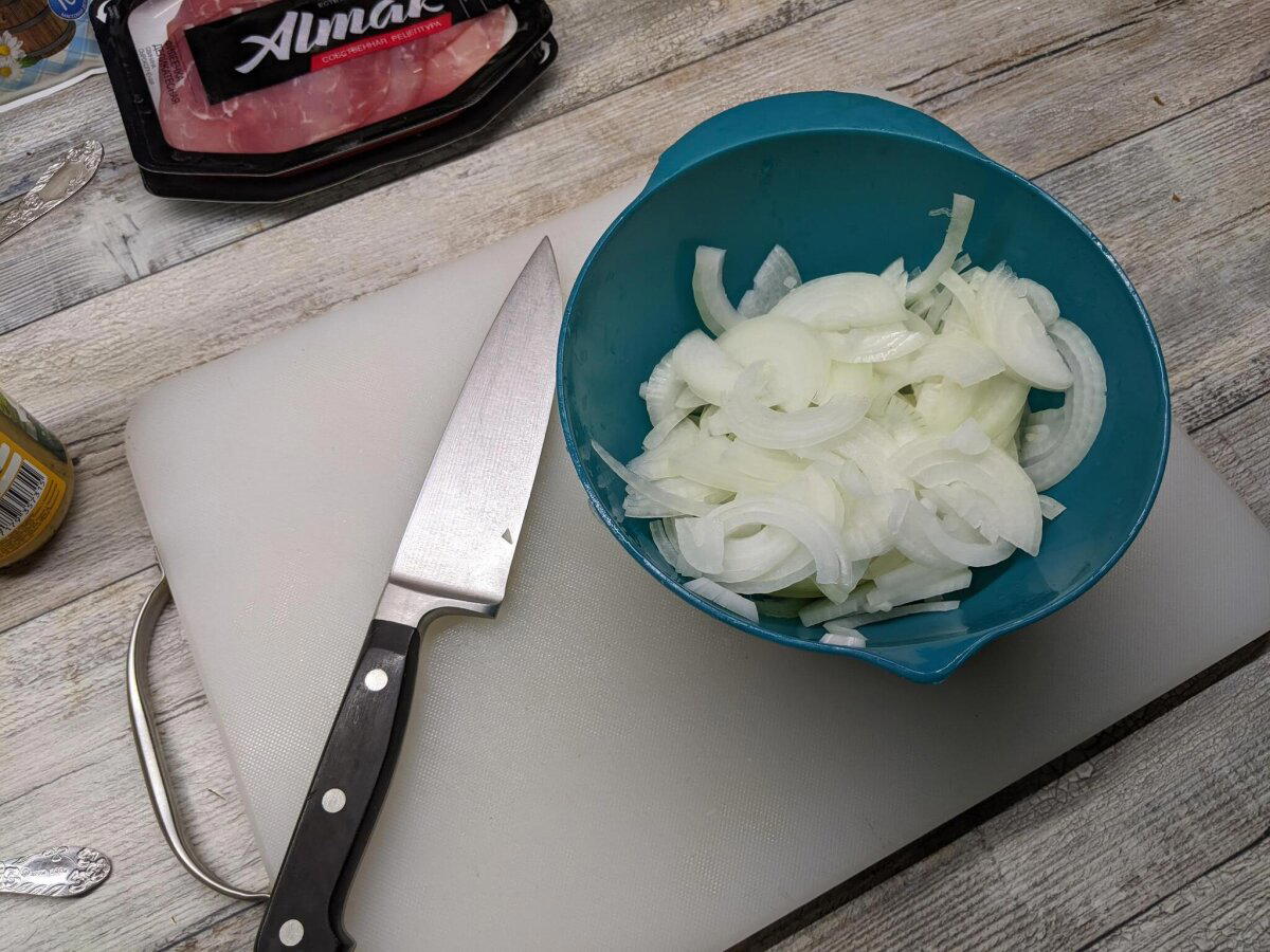 В одном черном-черном лесу... слышны рулады и пахнет мясным рулетом!