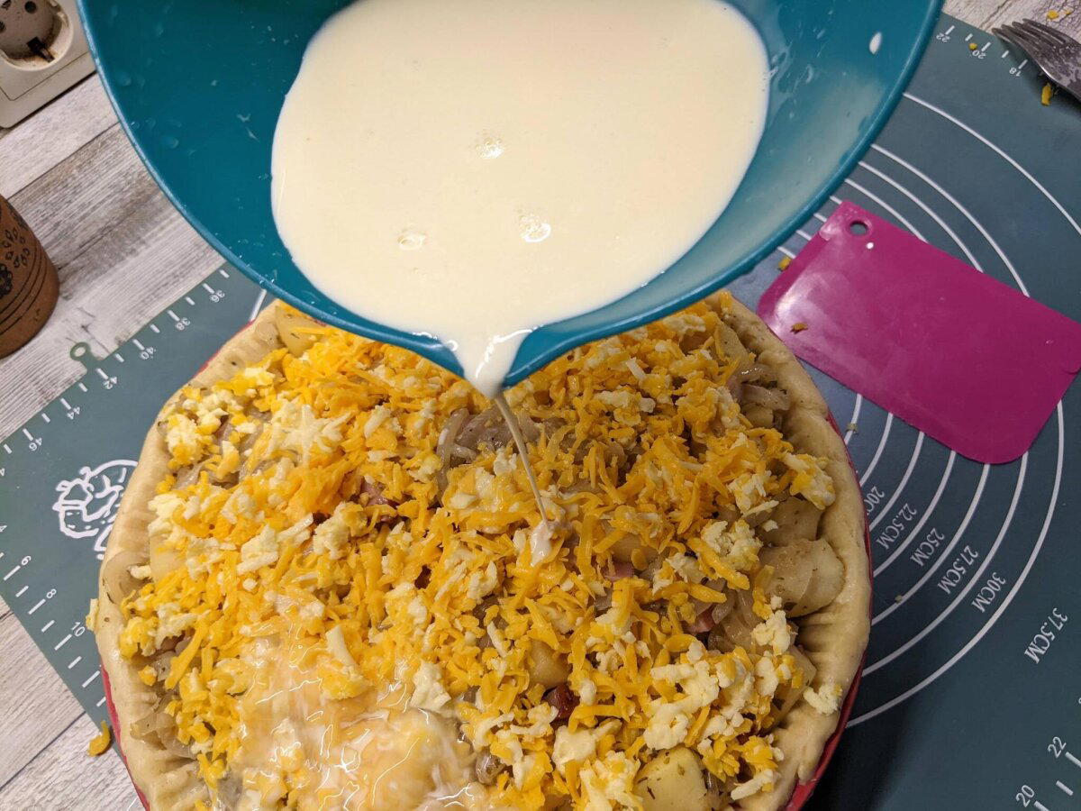 Яблочный киш с луком? А пуркуа бы и не па