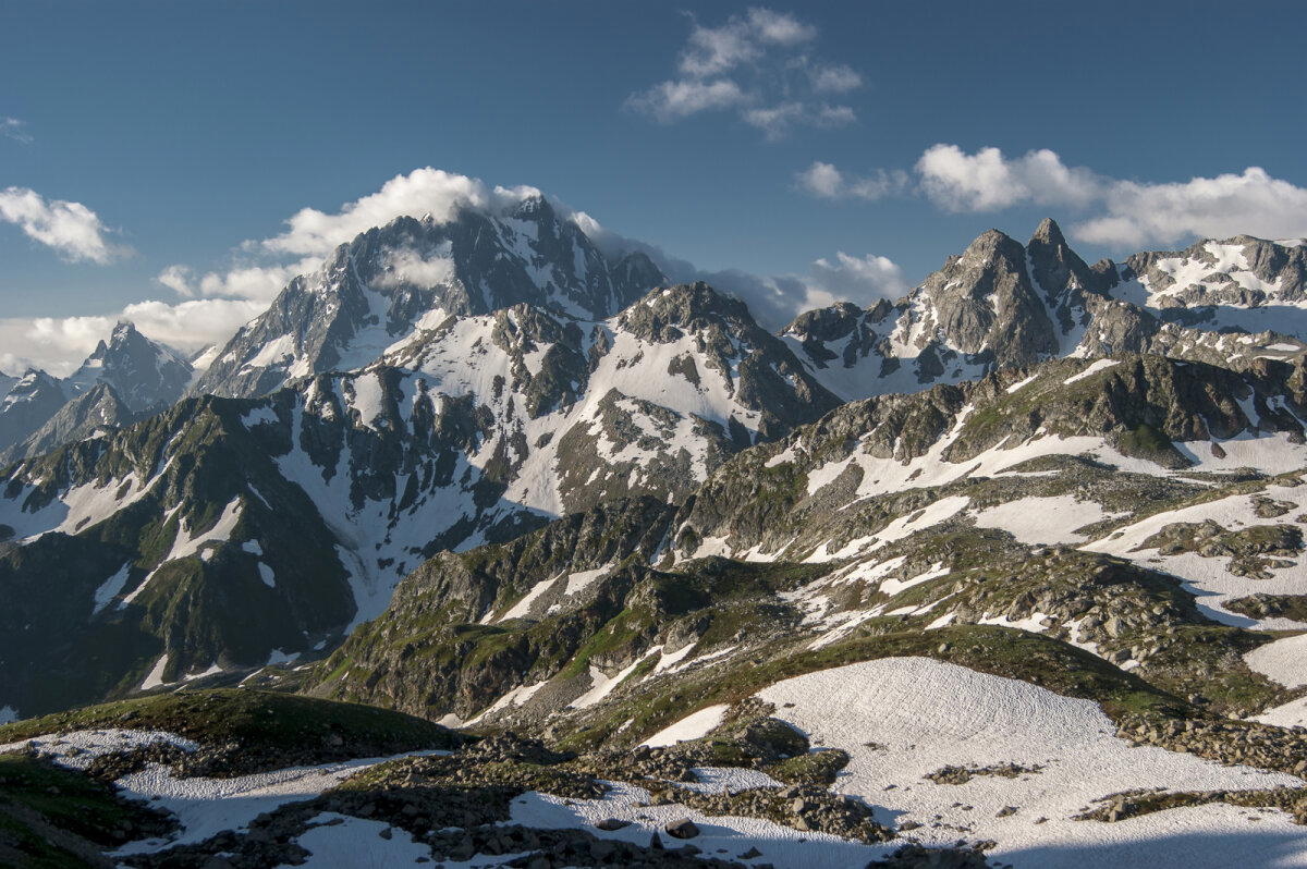 Пшиш (3790 м) и Дорбун-Кая (3145 м)