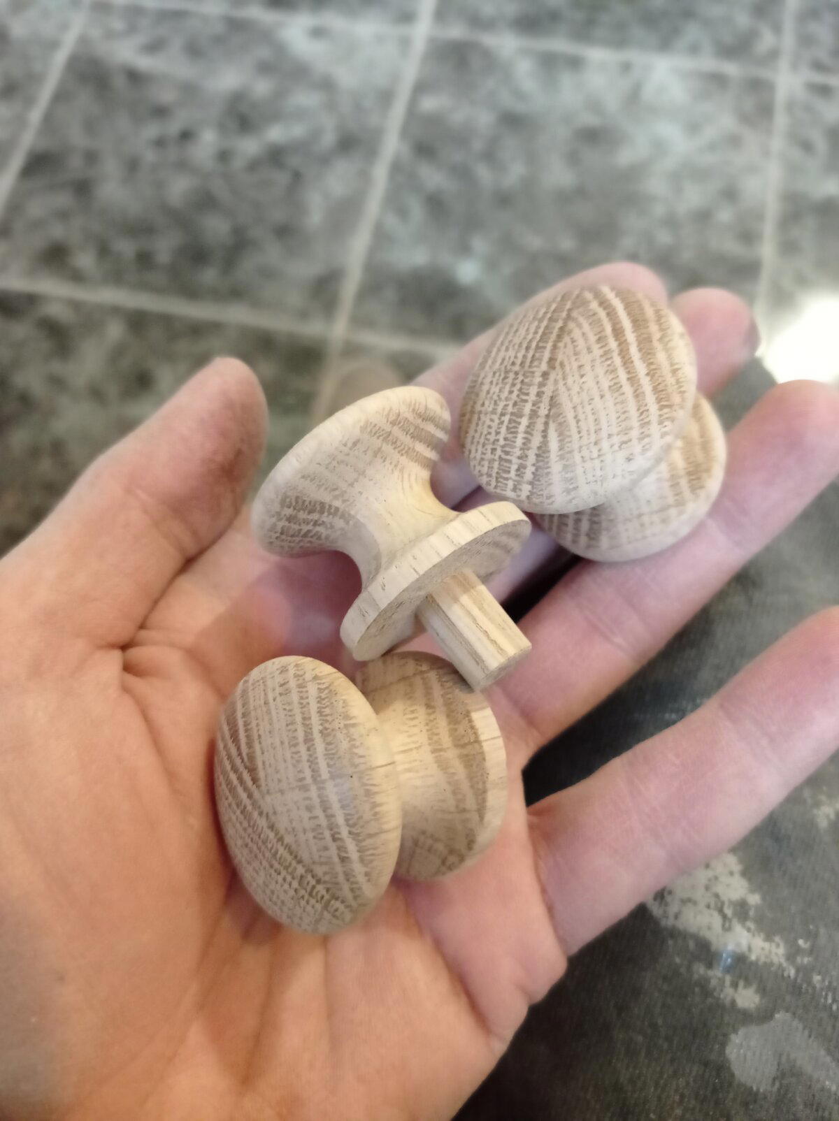 Консольный столик из дуба
