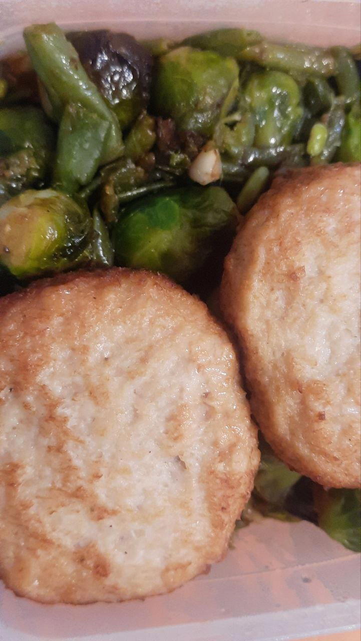 капустка, фасолька и куриные котлеты КБЖУ 638\50\22\61