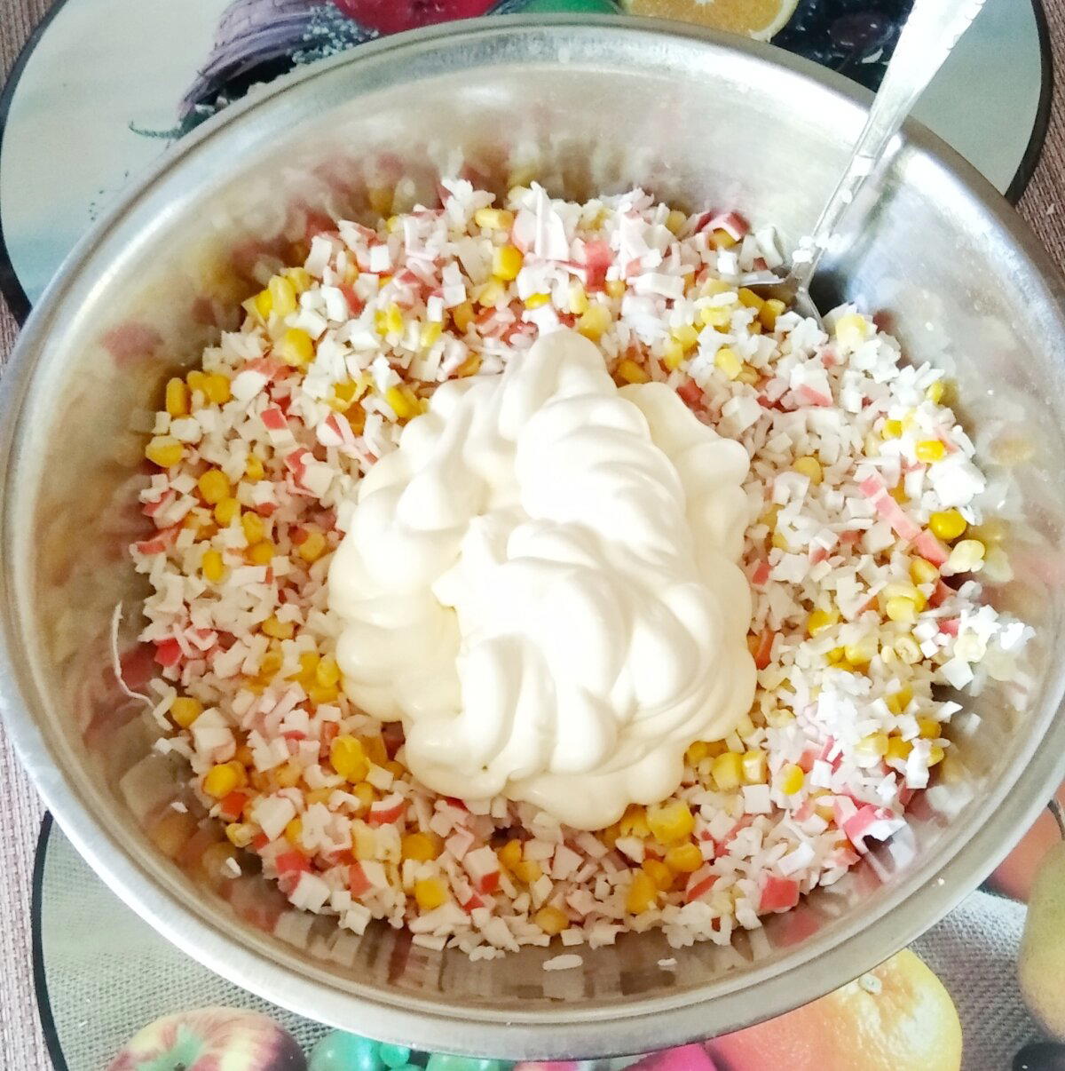 Салат с крабовыми палочками