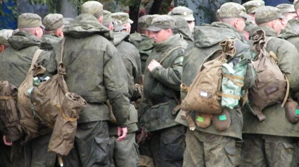 Часто снились сны, что второй раз забирают в армию. На протяжении 10 лет после демобилизации.
