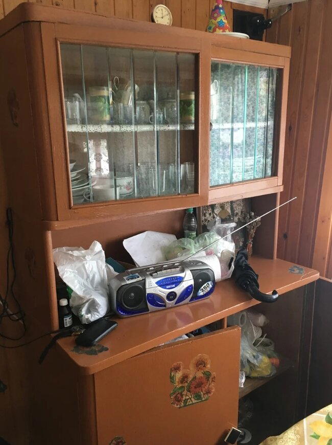 Мебель из заброшенных домов, которую я забрал на дачу. Фотоотчет. Жалко ее стало.
