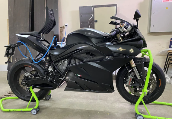 Владелец показал, единственный в Казани, электромотоцикл ENERGICA EGO, за 2 500 000 рублей