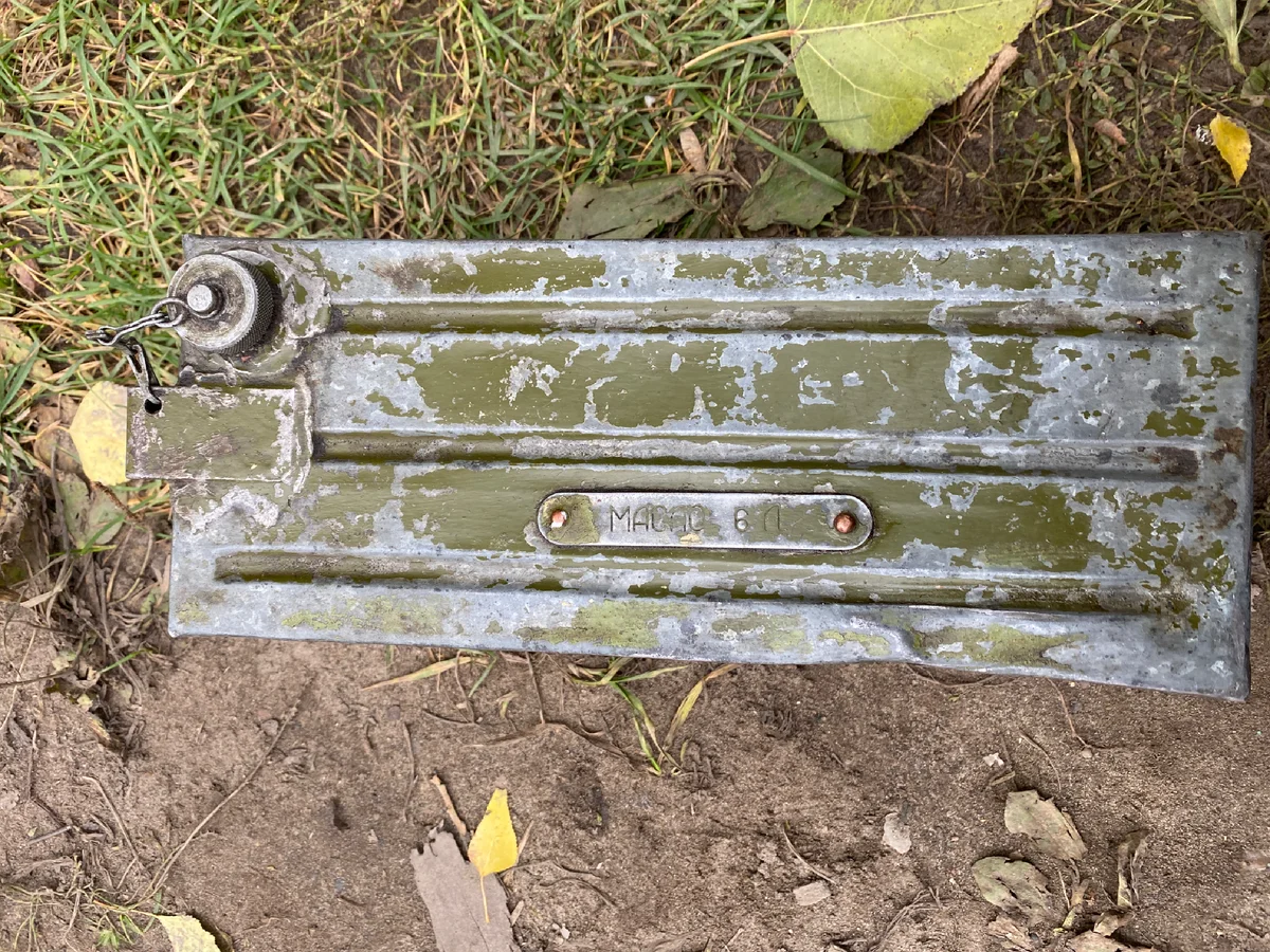 Нашёл в заброшенном доме старинные, серебряные часы, со странной двойной пробой