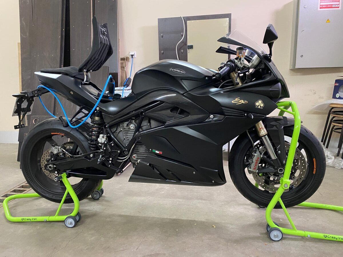 Владелец показал единственный в Казани электромотоцикл ENERGICA EGO за 2 500 000 рублей