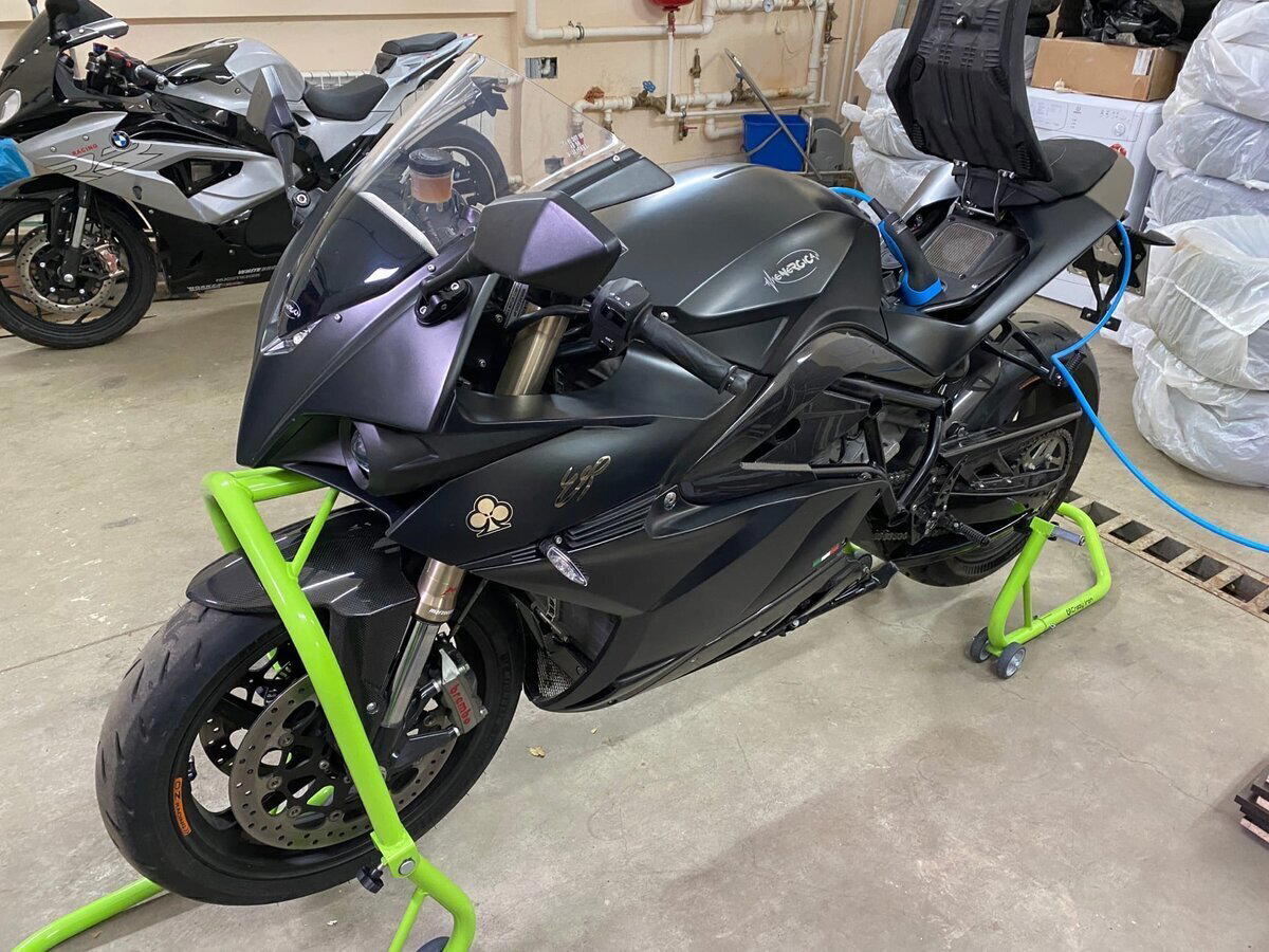 Владелец показал единственный в Казани электромотоцикл ENERGICA EGO за 2 500 000 рублей