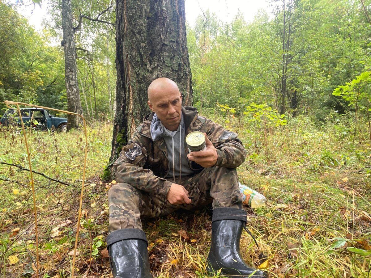 Продолжаю поиски с металлоискателем у лесной землянки