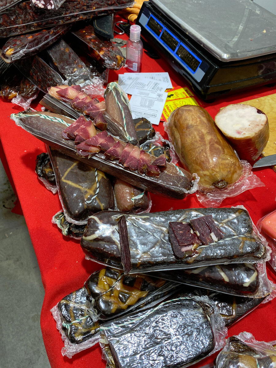 Попробовал мясные деликатесы на выставке