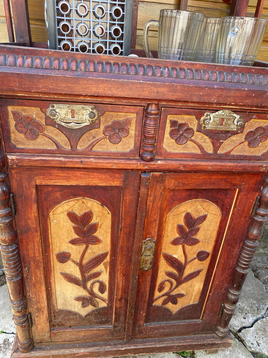 Отличная старинная мебель из заброшенной дачи
